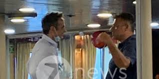 Total μάσκα μισού προσώπου μάσκα προστασίας με 2 φίλτρα ffp3. Yperanw Nomwn O Mhtsotakhs Koybentoyla Me Liagka Xwris Maska Sto Ploio Gia Thn Thno Koroidia Fwto