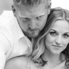 Karen Bares's Instagram, Twitter & Facebook