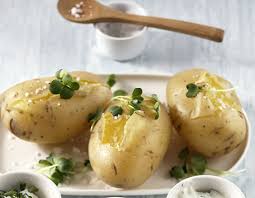 Neue Kartoffeln Mit Dreierlei Quark Rezept Rezept Essen Und Trinken Essen Rezepte
