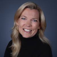 40+ "Yvonne Lynch" profiles