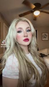 Sarah Moretz's Instagram, Twitter & Facebook