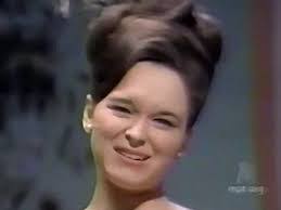 Peggy Lennon's Instagram, Twitter & Facebook