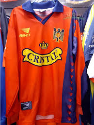 Ofrecemos zapatos, zapatillas, balones, pelotas, guantes y accesorios. Camiseta Union Espanola Tifossi Futbol Merchandising Facebook