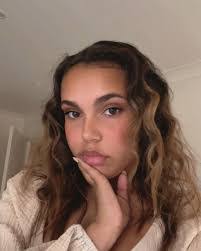 Blair Robbins's Instagram, Twitter & Facebook