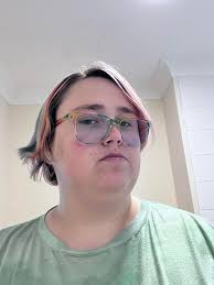 Hi! I've wanted to dye my hair with rainbow colors for a while and when I  finally had the money everything closed 🙈 Could you help me find a  hairdresser that does