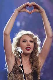 Fresh off of her notorious break up with joe jonas, the fearless era is when swift started to become a household name. Pin On Taylor Swift
