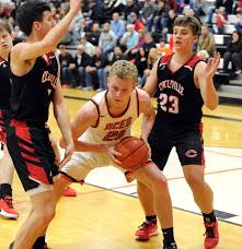 Strong finish gives Aces edge over Tigers