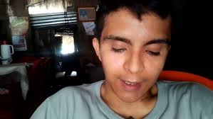 Reseña "BOOKTUBER" (Hace falta un muchacho)