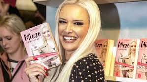 Find the perfect daniela katzenberger stock photos and editorial news pictures from getty images. Daniela Katzenberger Aktuelle Themen Nachrichten Bilder Stuttgarter Zeitung