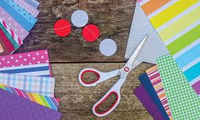 Observa qué fácil es hacer la decoración para halloween con esta sencilla manualidad para niños. Top 10 Manualidades Para Vender Desde Casa Por Internet