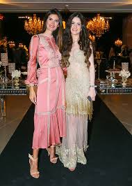 A esposa de celso portiolli, suzana marchi, recebeu uma declaração de aniversário cheia de amor do apresentador do domingo legal do sbt. Filha De Celso Portiolli Comemora 18 Anos Com Festao Cheio De Famosos Em Sp Quem Quem News