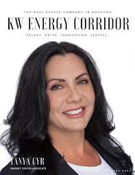 Tanya Cyr's Instagram, Twitter & Facebook