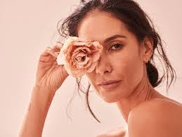 Meredith Beach's Instagram, Twitter & Facebook