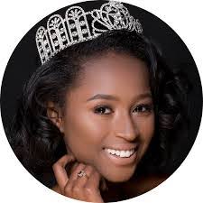 Keri Martin's Instagram, Twitter & Facebook