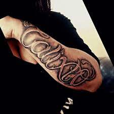 Parce que les gens qui. Tatouage Femme Prenom Sur La Longueur De L Avant Bras En Negatif Tatouage Femme