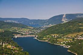 Below the mountain is an artificial lake (the międzybrodzkie lake) that was created by damming the soła river.the elevation of the lake is 318 metres (1,043 ft) above sea level. Miedzybrodzie Zywieckie Gora Zar