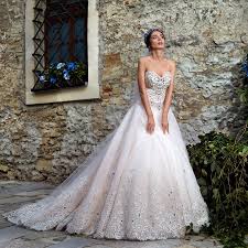 Abiti da sposa offre collezioni di abiti da sposa per il tuo matrimonio.e' possibile consultare l'archivio degli abiti da oggi gli abiti da sposa dimostrano una notevole evoluzione ma, come sempre, i classici non muoiono mai. Vestido De Noiva Cina Abiti Da Sposa Sexy Abito Da Sposa In Cristallo Di Pizzo 2021 Tulle Turchia Abito Da Ballo Glitter Di Lusso Robe De Soiree Dress Camisole Dress Seriesdress Outlet Aliexpress