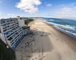 Please visit us on your next stay in lincoln city oregon and let us provide you with 4 star hospitality for 2 to 3 star budget rates. Inn At Spanish Head Resort Hotel Lincoln City Oregon Coast