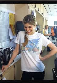 Alexandra Daddario Blond Hair See That Guy Looking At Her Alexandra Daddario D Addario Alexandra