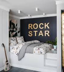 Believe it or not, there are benefits to decorating a small bedroom. How To Decorate A Small Bedroom