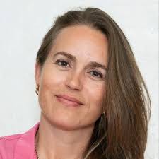 Jeg vil gøre opmærksom på mig selv. :) Jeg har udvidet min terapeutpraksis  med parterapi. Så kender du nogle, der leder efter en parterapeut, så  henvis gerne til mig. Jeg har klinik