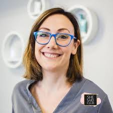 Jennie Wallace's Instagram, Twitter & Facebook