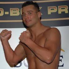 A 34 éves kovács attila nem tudta kiütni az örmény gennyagyij martiroszjant oroszországban, így a kovács karrierje akkor bicsaklott meg, amikor menedzsere, rácz félix visszavonult a boksztól. Kovacs Vipera Attila Home Facebook