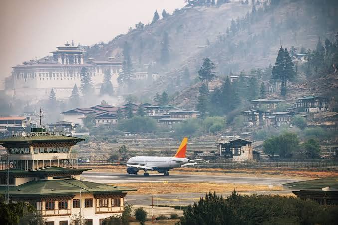 Kathmandu para Paro (Butão)