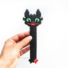 Httyd Segnalibro Dentato Pixel Arte Dragon Hama Perler Perline Cancelleria Bookworm Nightfury Perler In 2020 Fuse Beads Perler Bead Emoji Perler Bead Art