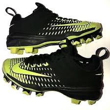 Trout exited monday's game against cleveland early with a right calf strain. Nike Shoes Nike Mike Trout Blackyellow Molded Cleats6 Poshmark