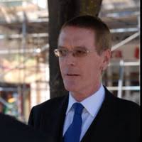 30+ perfiles de «James»