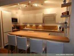 Cuisine Design Moderne Amenagement De La Piece En L Matiere Stratifie Coloris Clair Cuisine Design Moderne Cuisines Design Design Moderne