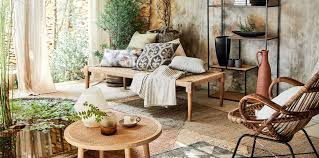 Pour le salon, rien de tel qu�une table basse bois pour cr�er une ambiance chaleureuse et �pur�e. Petite Table Basse Notre Shopping Pour Gagner De La Place Au Salon Marie Claire