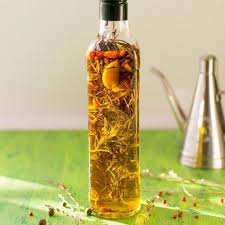 Recette D Huile Piquante Maison Pour Pizzas Recettes Faciles Recette Pas Cher Recettes Rapides Par Stella Cuisine Recette Recette Huile D Olive Aromatisee Huile Aromatisee