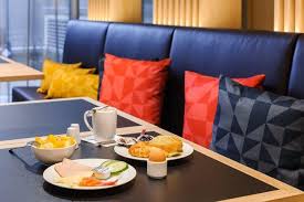 Popüler gezilecek yerlerden hangileri holiday inn berlin centre alexanderplatz işletmesine yakın? Holiday Inn Express Berlin Alexanderplatz Mitte Germany Emirates Holidays