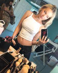 Dove Cameron : rCelebrityShorties