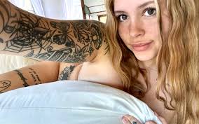 Sugar Love - Free nude pics, galleries & more at Babepedia