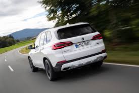 Tiene un motor de gasolina con ocho cilindros en v y 4,4 litros que da 555 cv. Test Bmw X5 G 05 Diesel Und Plug In Hybrid Verbrauch Preis Adac