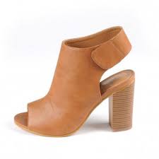 Bottines bouts carrés imitation daim à boucles couleur bleu nuit, jamais portés, étiquette toujours en bottines neuves taille 36, jamais porté car pointure trop petite et j'ai malheureusement dépassée la. Bottines Talons Ouvertes Devant Heels Shoes Heeled Mules