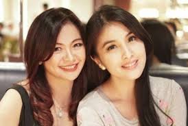 Nama puspa dewi tengah jadi perbincangan hangat netizen. Puspa Dewi Sempat Disebut Tante Sandra Dewi Padahal Bukan Tabloidbintang Com