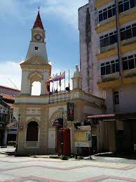 Menara jam merupakan satu binaan yang amat popular di bina di malaysia untuk di jadikan sebagai satu mercu tanda atau bangunan peringatan. Clock Tower Taiping Perak Clock Tower D Fateh Homestay Facebook