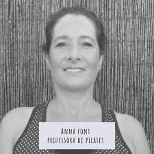 Sóc Anna Font, professora en educació corporal amb més de 30 anys  d'experiència en els camps de la dansa, ioga, gimnàstica i pilates. La meva  missió és ajudar a les persones en
