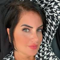 9 perfis com “Danielle Rieger”