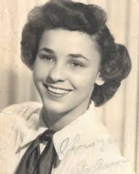 We had a bit of an unexpected set back this week but @floopalina finished  the sign and @daisy.painter is in town so we're staying positive! Thank you  for your patience and we