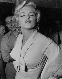 Pin By Maria Mederos On Marilyn Marilyn Monroe Artwork Marilyn Monroe Marilyn