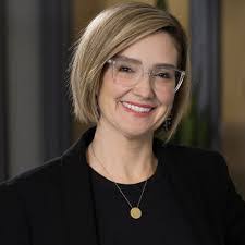 Elizabeth Spray's Instagram, Twitter & Facebook