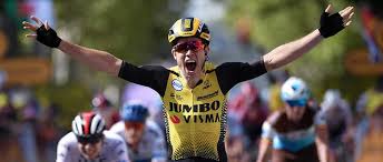 Retrouvez les 226 coureurs qui ont porté le maillot jaune au moins à une reprise dans le tour de france depuis 1947. Tour De France Etape 10 Van Aert S Impose A Albi Alaphilippe Consolide Son Maillot Jaune Le Point