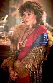 Peaky blinders fancy dress peaky blinders costume peaky blinders theme 20s fashion vintage fashion womens fashion aunt polly peaky blinders peeky blinders birmingham. The Female Blinders Aunt Polly Ada Shelby And May Carleton Moda Famosos Disfraces