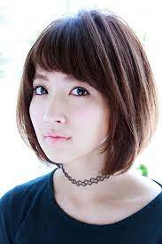 2016年はレイヤーカットが流行る 前髪三角ゾーン ひし形ショートボブで顔の輪郭がキレイに見える黄金シルエット ショートボブ ヘアスタイリング ショートカット