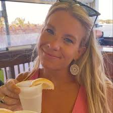 Tori White (toriwhite75)